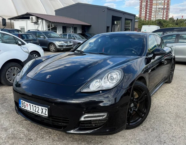 Porsche Panamera TURBO