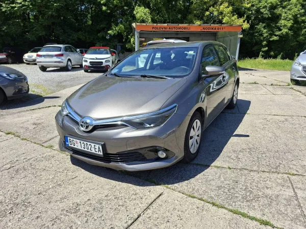 Toyota Auris 1,3 b