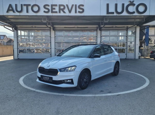Škoda Fabia 1.0 TSI R kamera