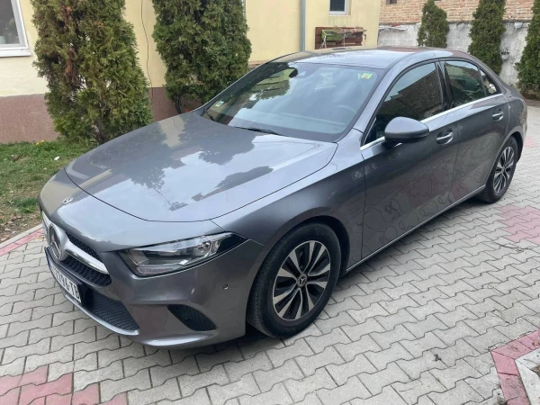 Mercedes Benz A 180 900E/Mesecno