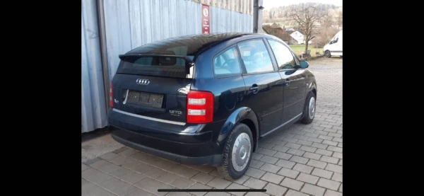 Audi A2 2,5 l na 100.k.m.