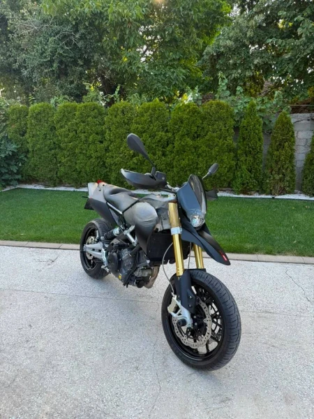 Aprilia DORSODURO 750