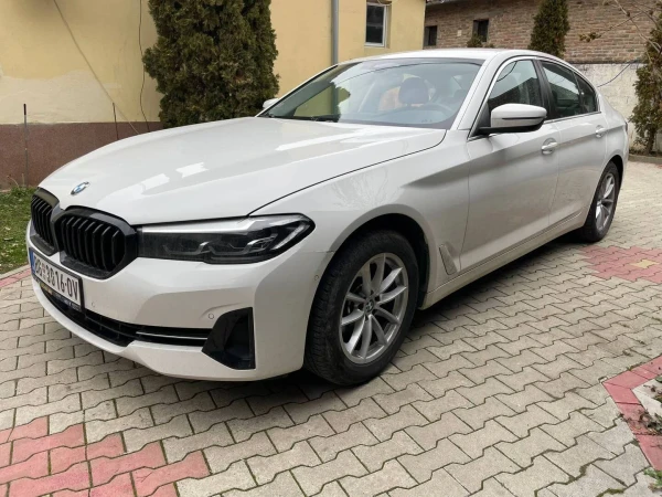 BMW 520 2000E/Mesecno